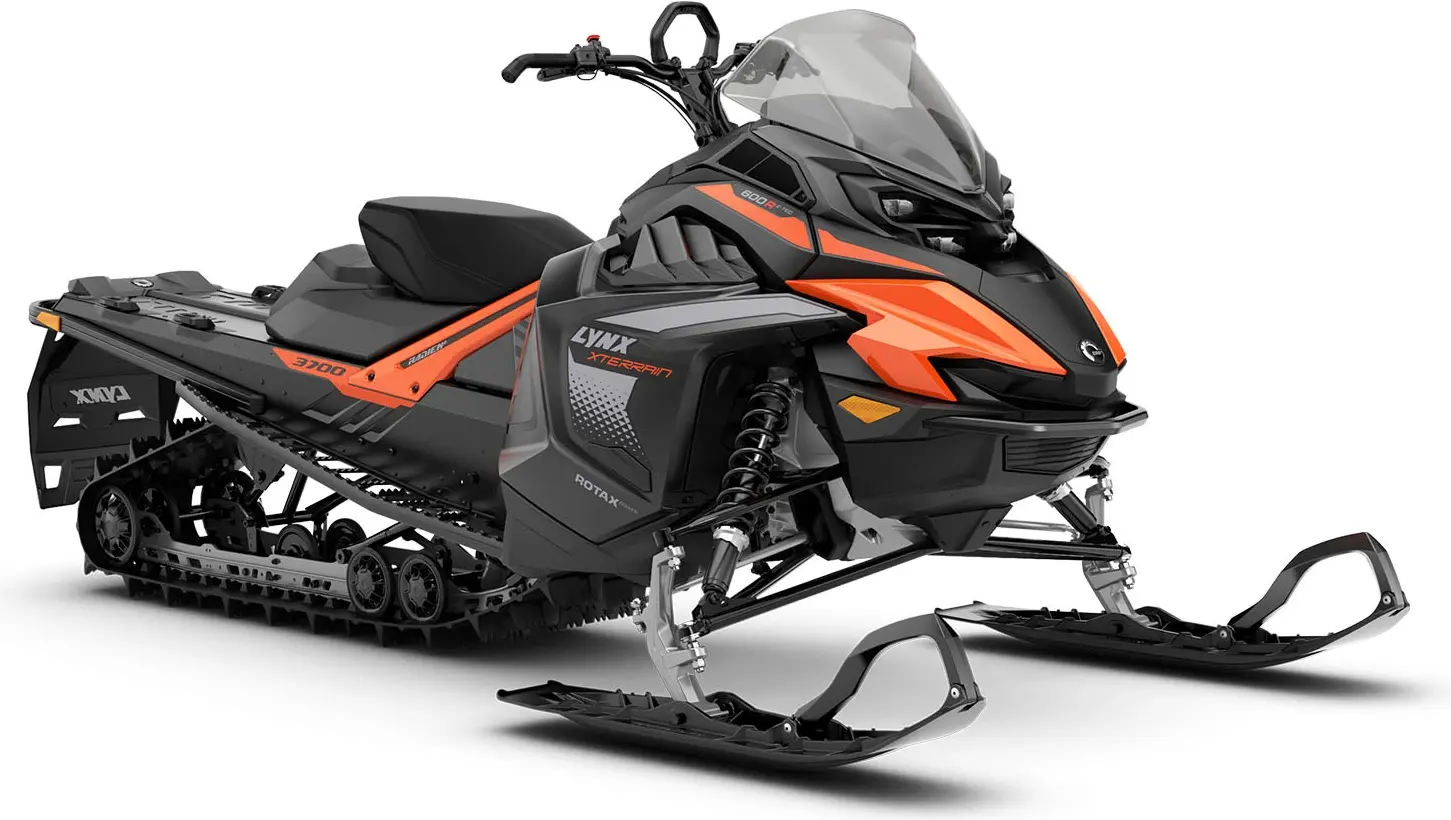 Lynx Xterrain STD 3700 600 E-TEC 2025 i snön