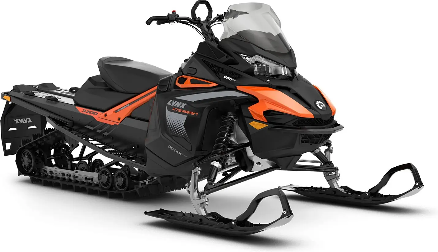 Lynx Xterrain STD 3700 600 EFI 2025 i snön